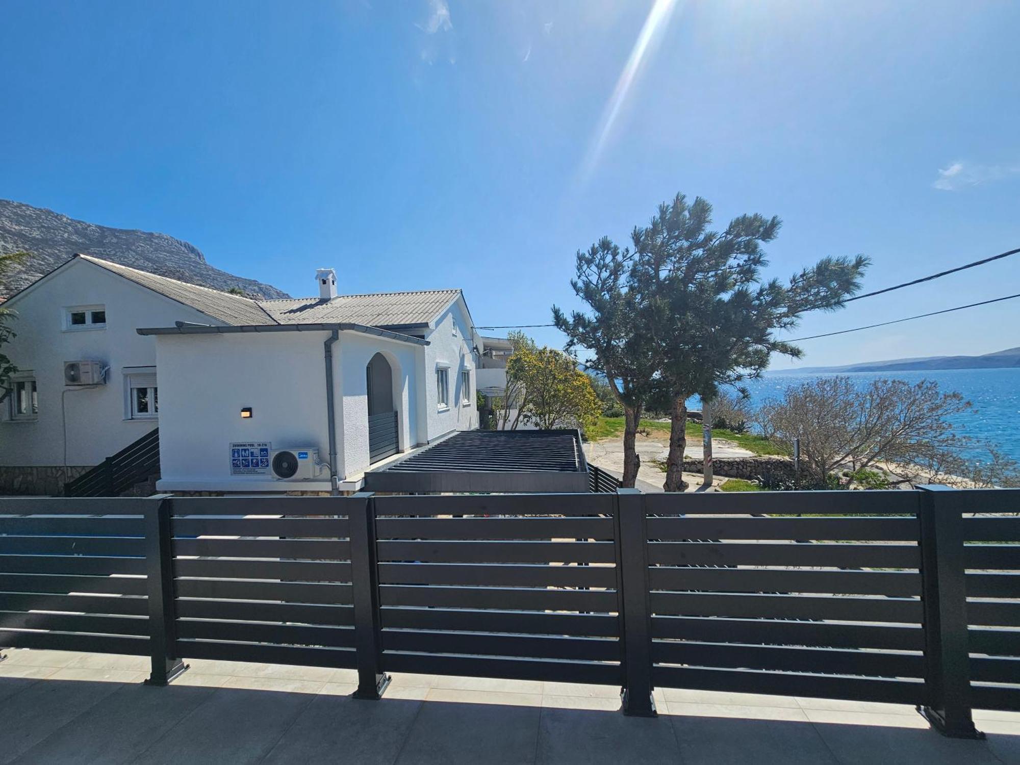 צזריקה Beachfront House Ivana With Pool - Renovated 2025 מראה חיצוני תמונה