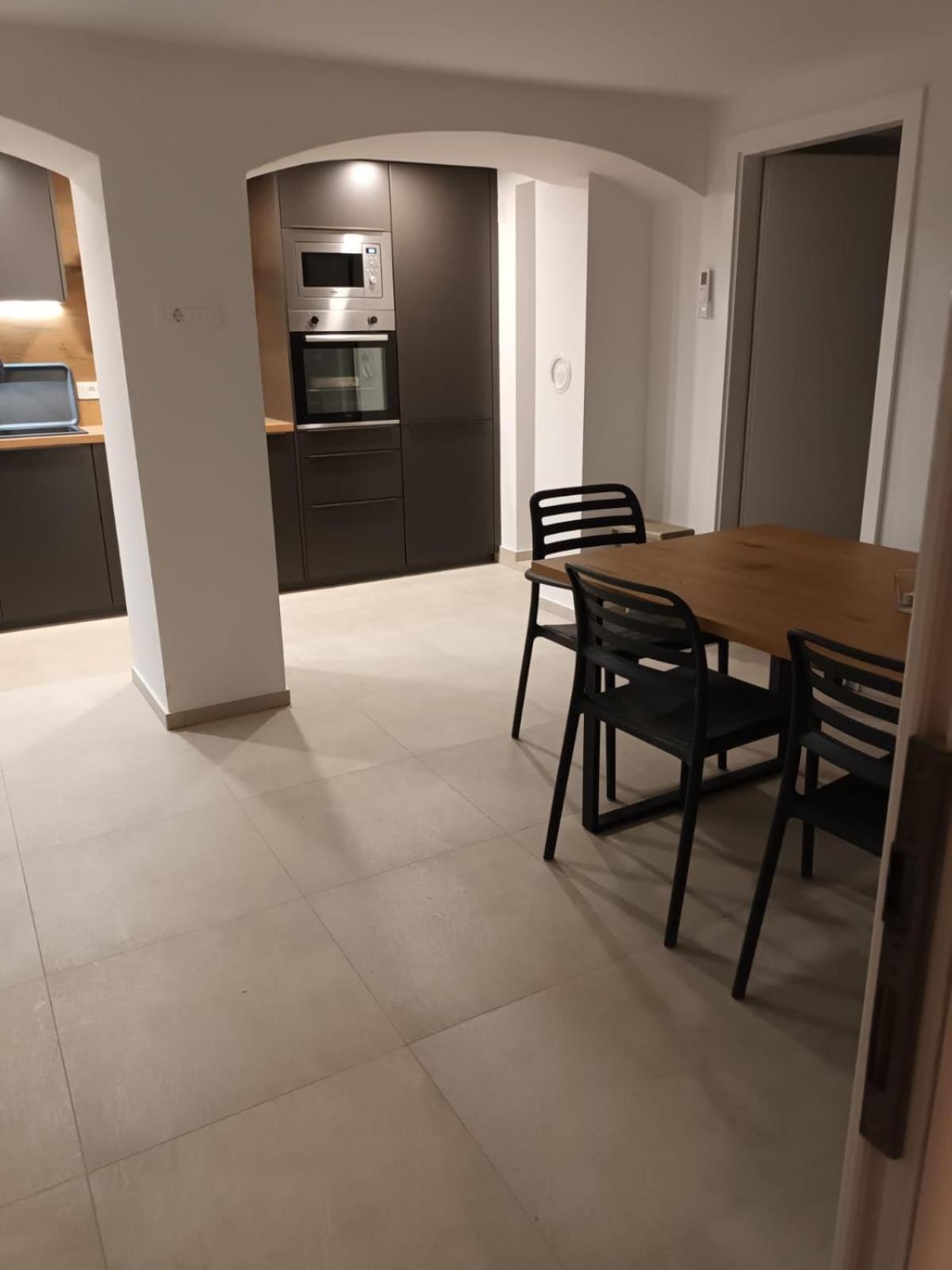 צזריקה Beachfront House Ivana With Pool - Renovated 2025 מראה חיצוני תמונה